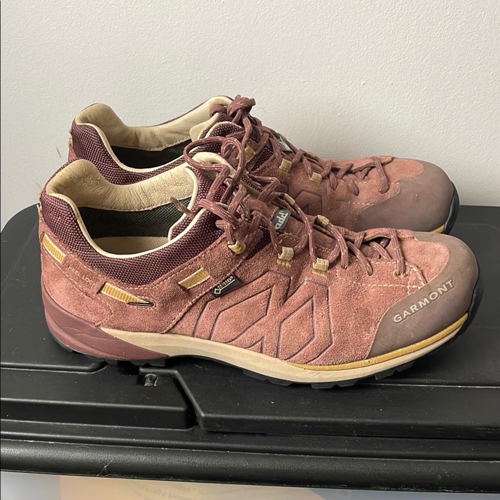 Garmont Santiago Low GTX Women's Hiking Shoes - Mauve and Tan